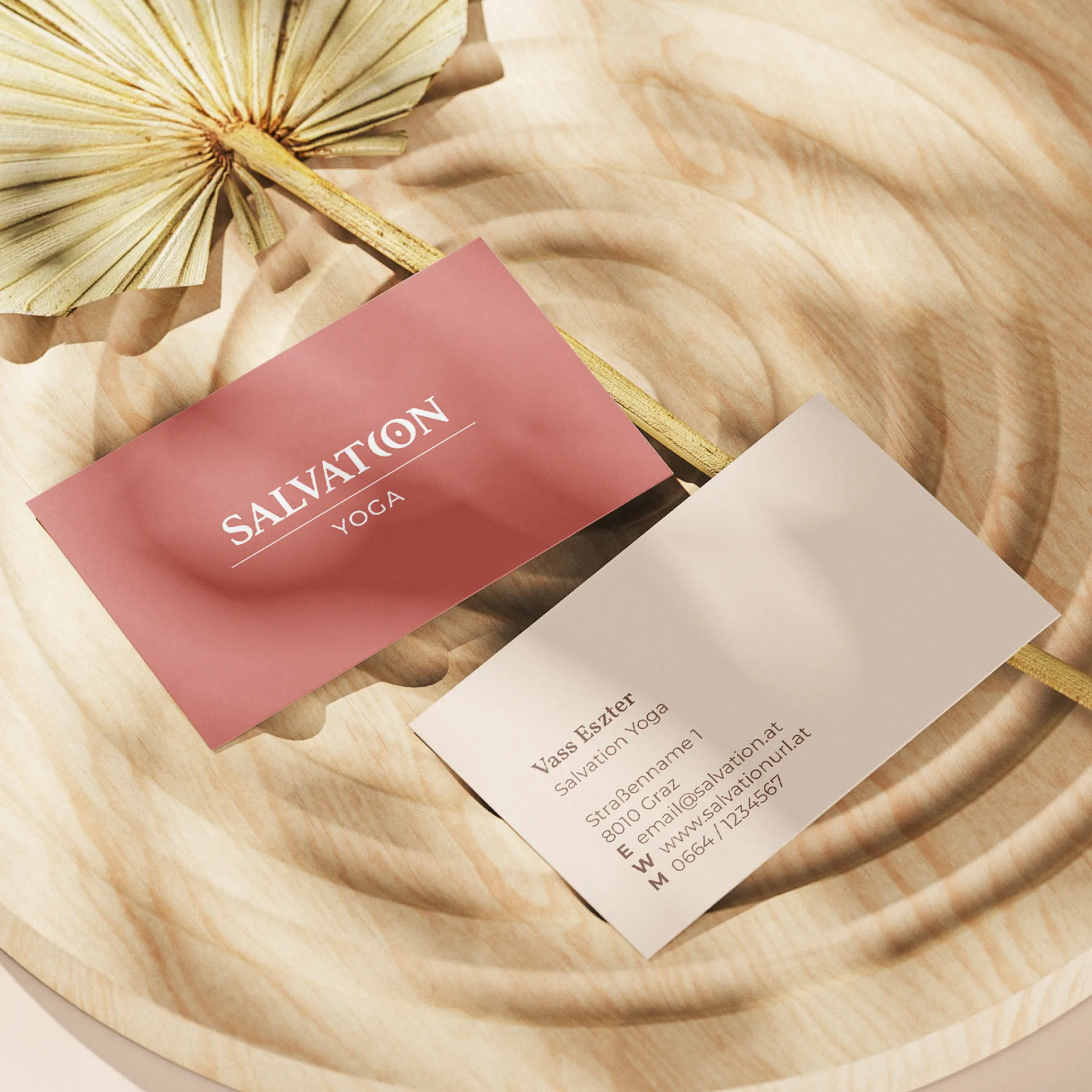 Brand Design von Corliss Design für Salvation Yoga, zu sehen sind Visitenkarten