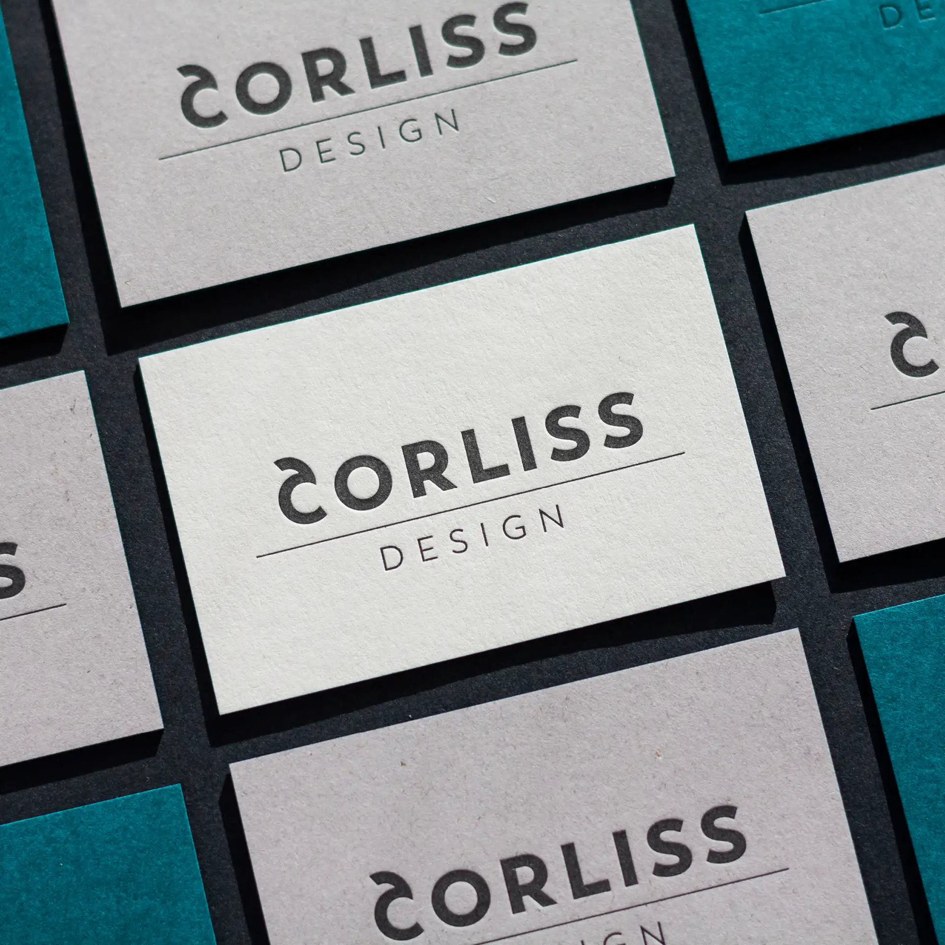 Branding für Corliss Design von Stefanie Schafzahl, zu sehen sind Visitenkarten