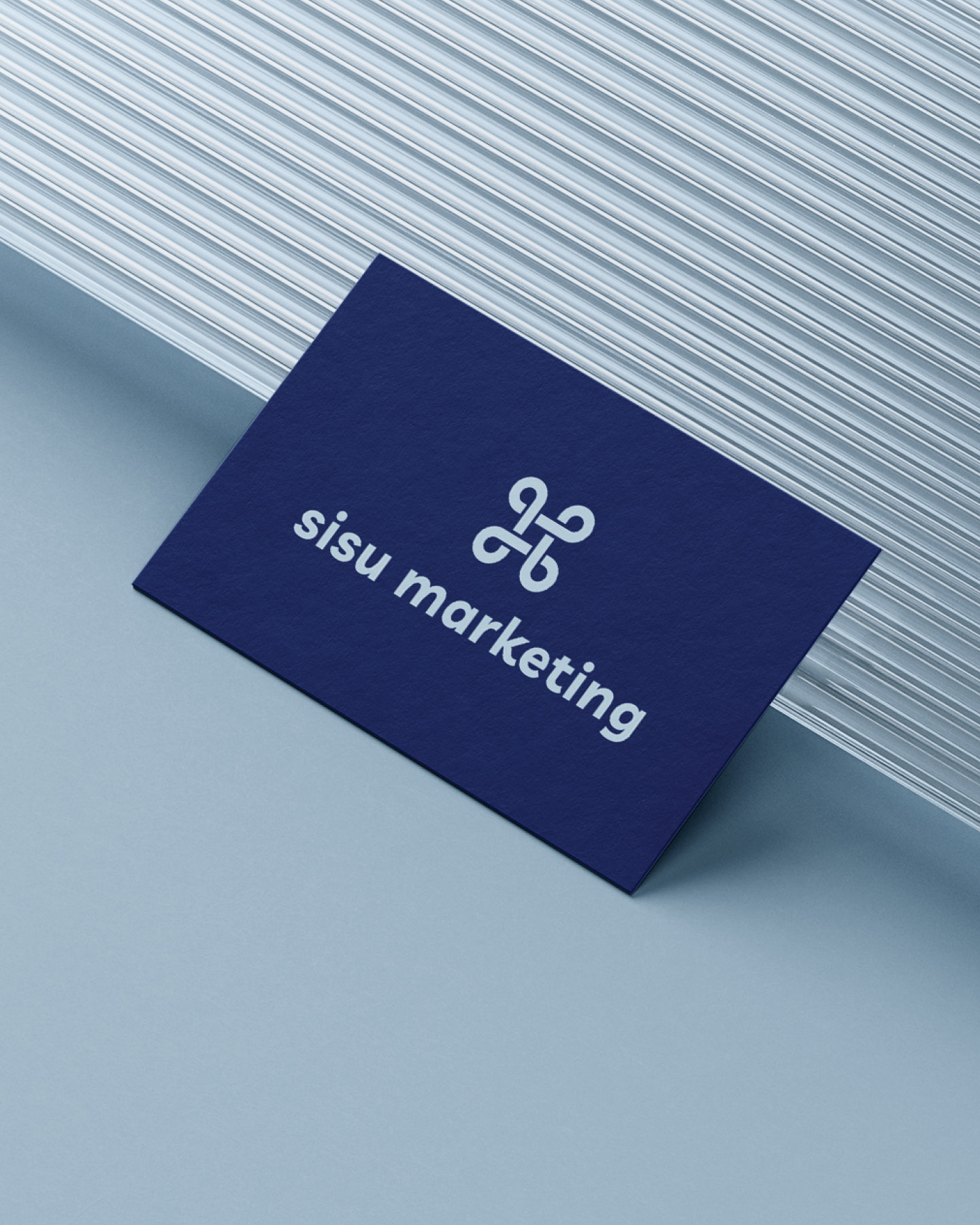 mögliches Visitenkarten-Design für sisu marketing, Logo by Corliss Design