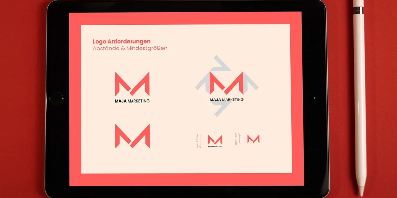 Brand Design von Corliss Design für Maja Sinkovec, zu sehen ist ein Auszug aus dem Styleguide mit der Logo Anforderung